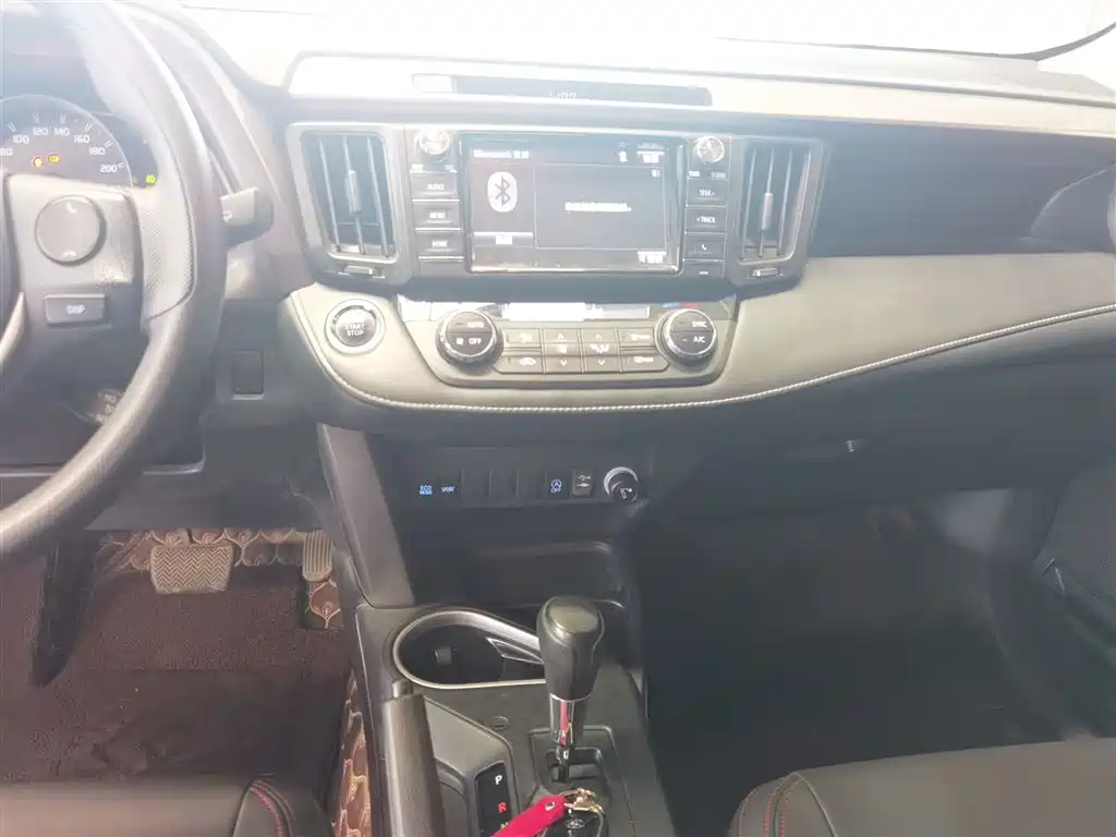 Toyota RAV4 Rongfang 2016 2.0L CVT 2WD Trend (China V) фото 13