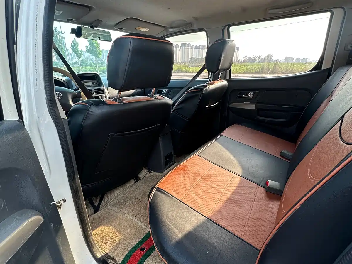 Dongfeng Ruiqi 2017 2017 2.5T Diesel 2WD Luxury ZD25T5