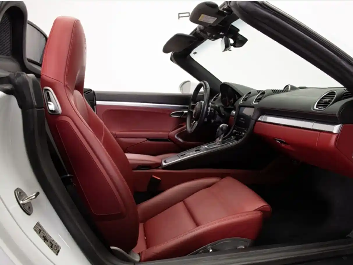 Photo 10 - Porsche 718