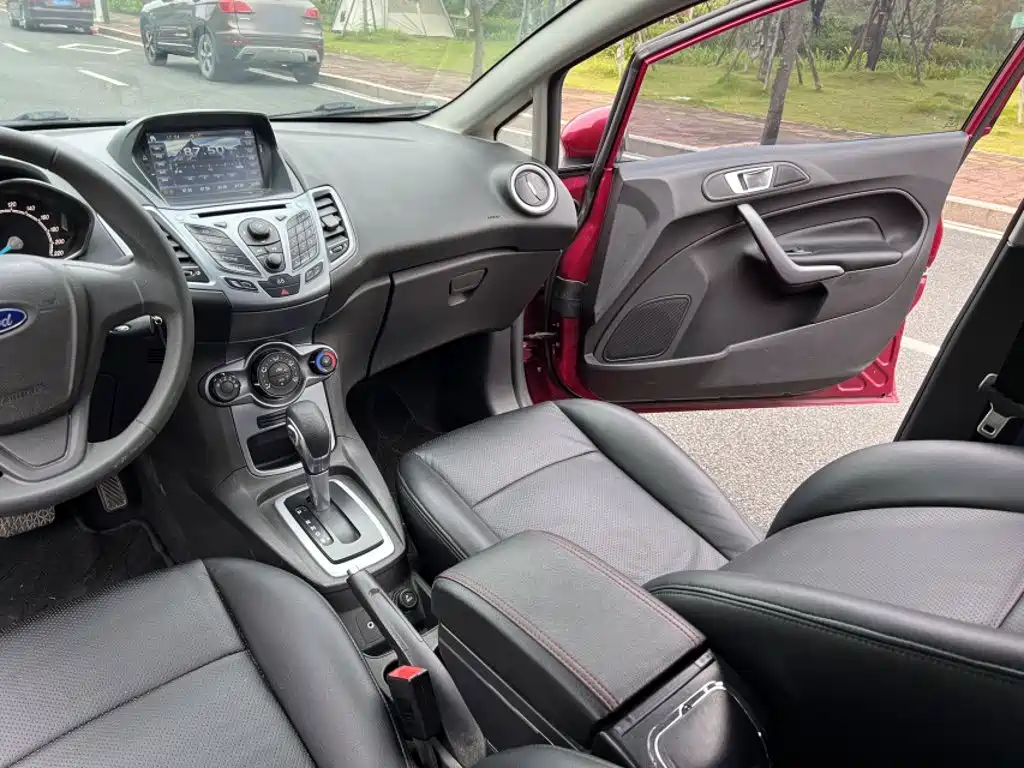 Ford Fiesta 2015 2013 Hatchback 1.5L Automatic Fashion