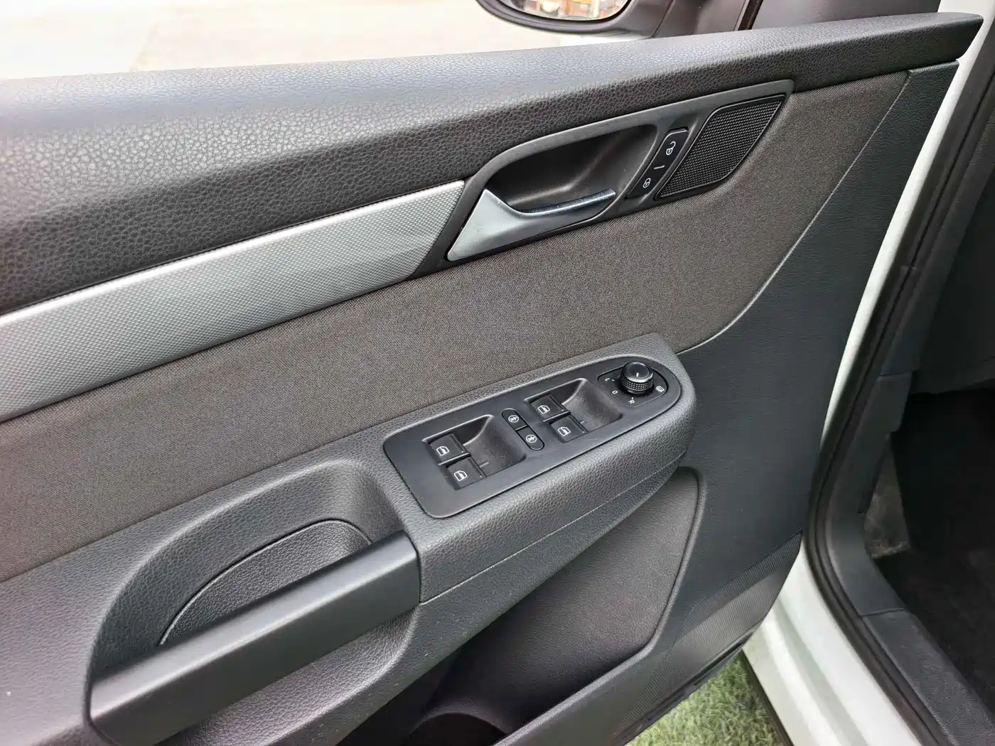 Volkswagen Sharan 2014 2.0TSI Standard фото 8