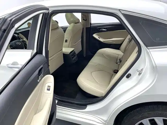 Toyota Avalon 2019 Hybrid 2.5L Luxury Edition China V фото 10
