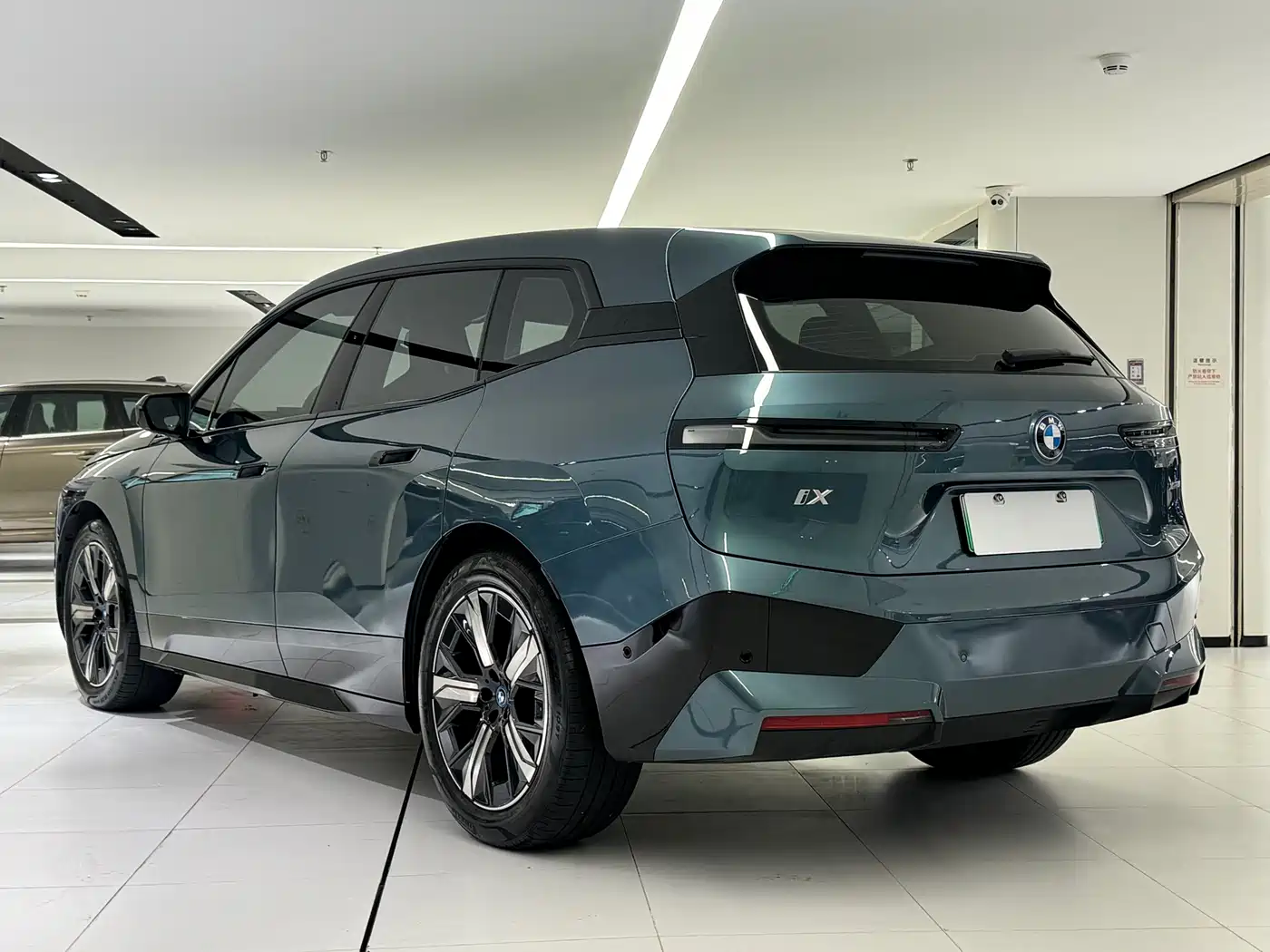 BMW iX 2023 Facelift xDrive40 фото 5