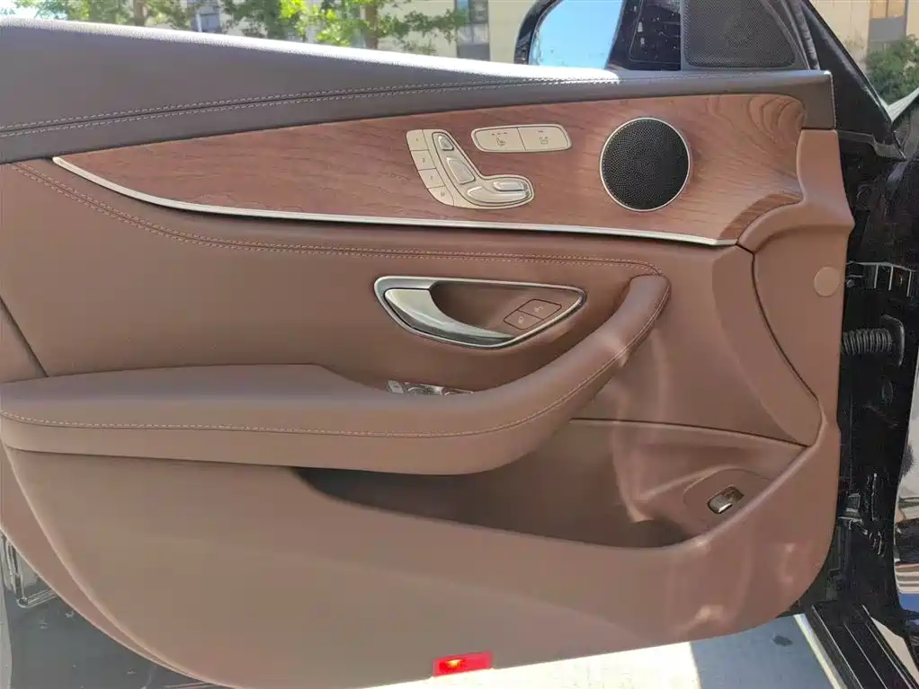 Mercedes-Benz E-Class 2021 E 300 L Fashion фото 13