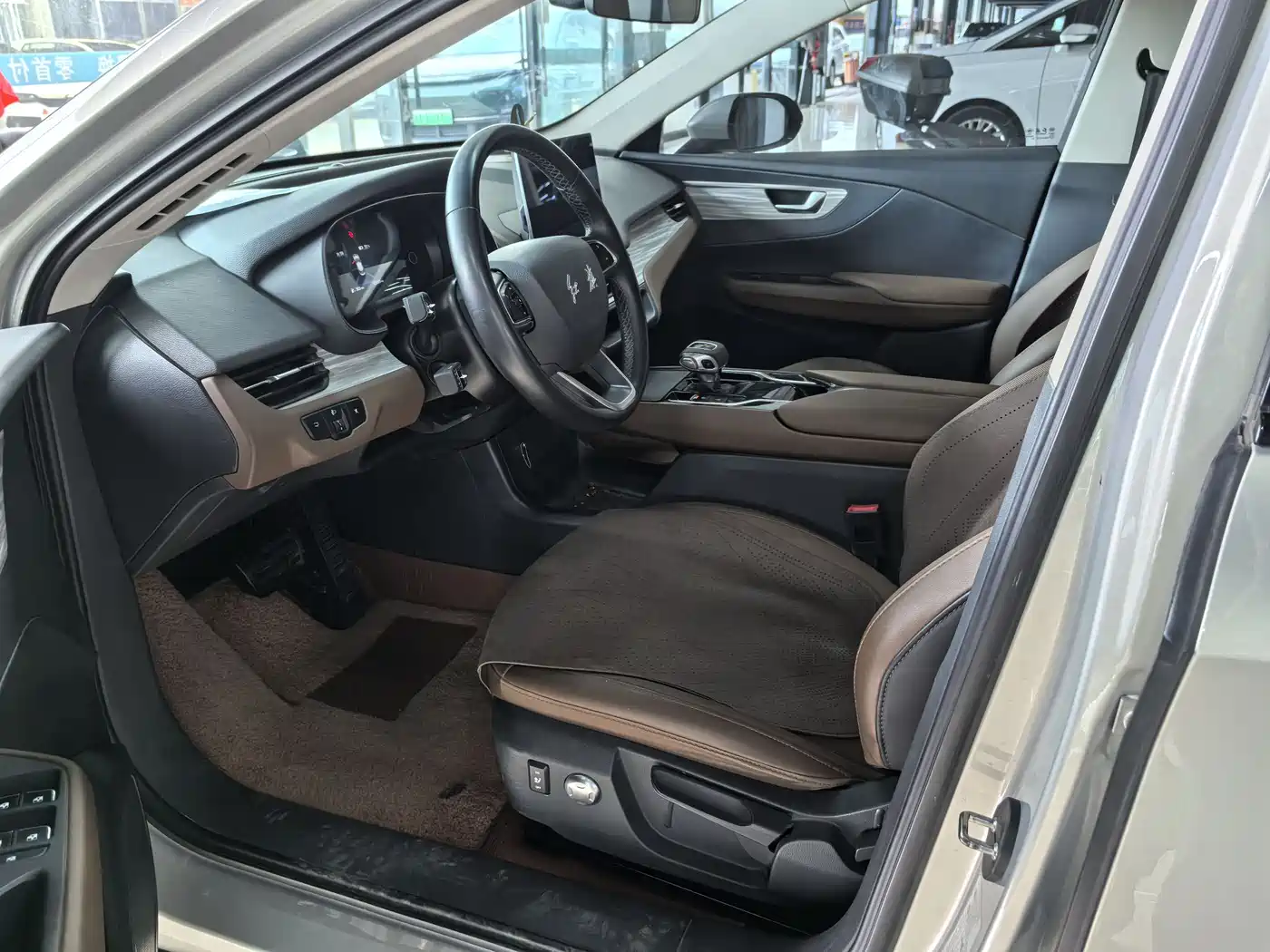 Hongqi E-QM5 2023 620km PLUS фото 7