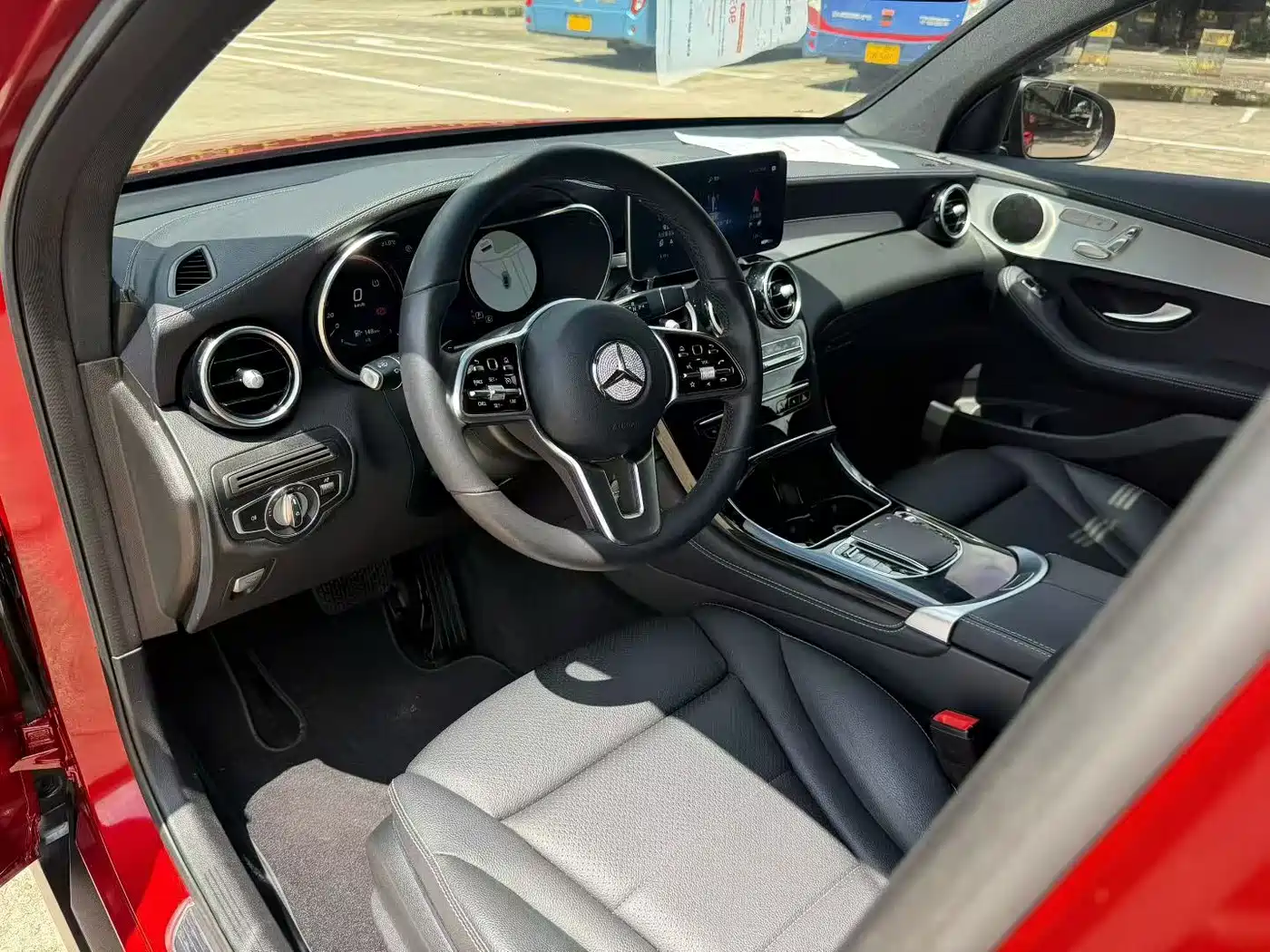 Mercedes-Benz GLC Coupe 2020 GLC 260 4MATIC Coupe SUV фото 4