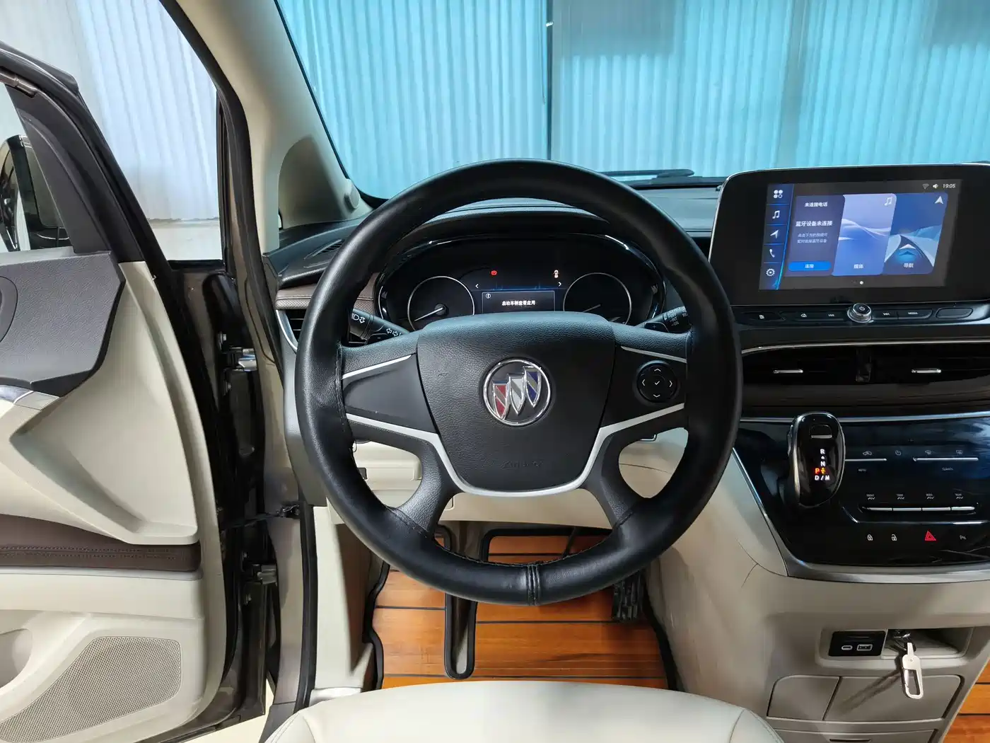 Фото 15 - Buick GL8
