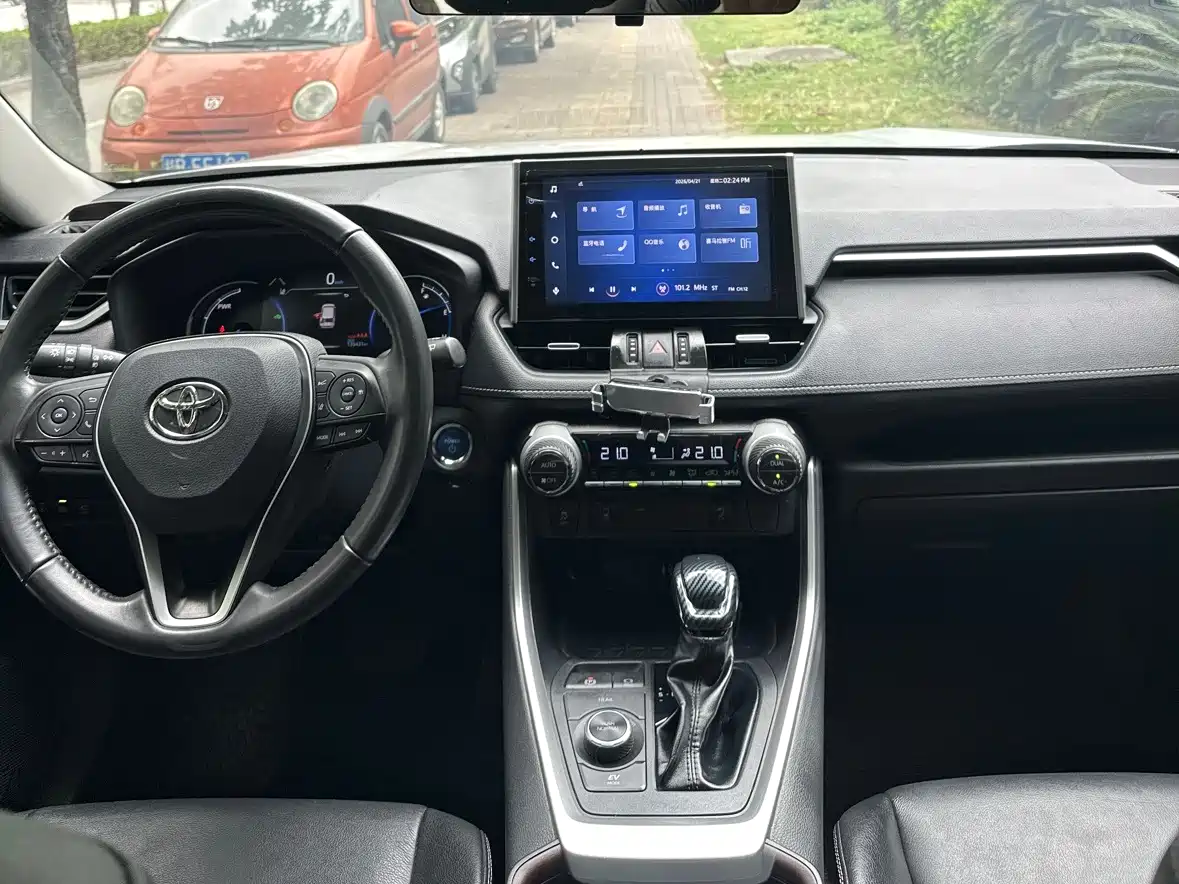 Toyota RAV4 Rongfang 2021 Hybrid 2.5L E-CVT AWD Elite PLUS Edition фото 10