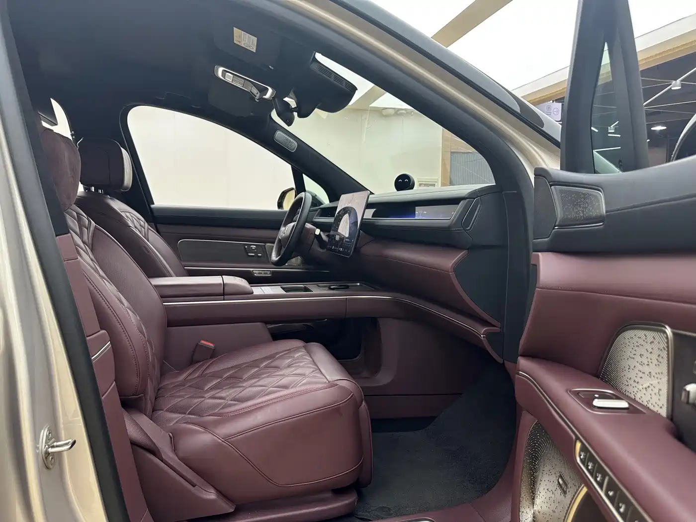 NIO ES8 2025 2025 Model 6-Seat Executive Luxury Edition