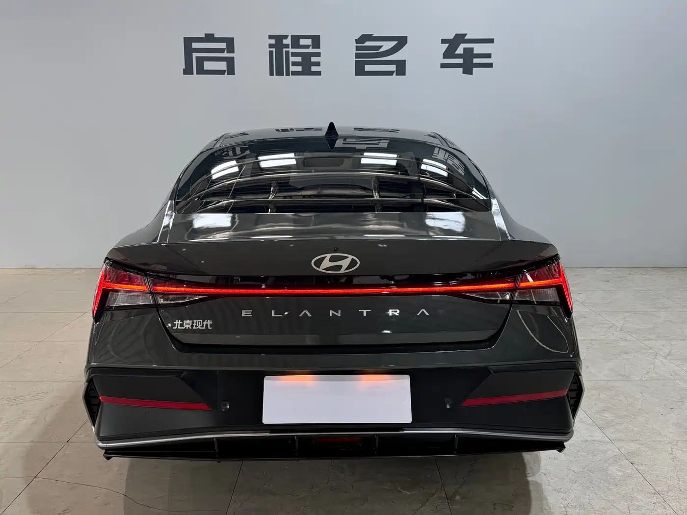 Hyundai Elantra 2023 Model 1.5L CVT LUX Premium Edition фото 5