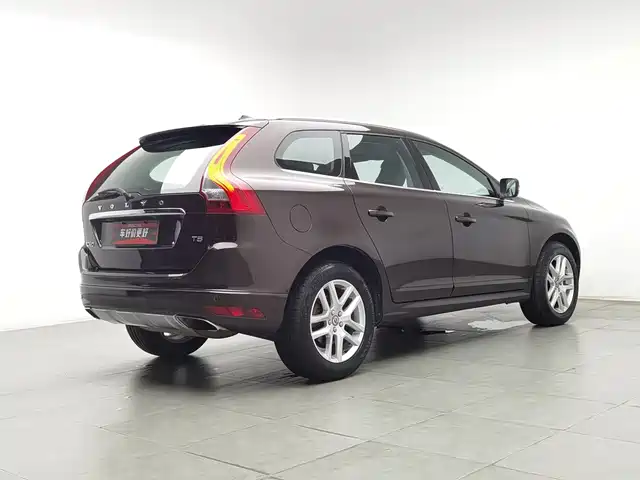 Volvo XC60 2017 T5 Smart Advance Upgrade Edition — фото 2