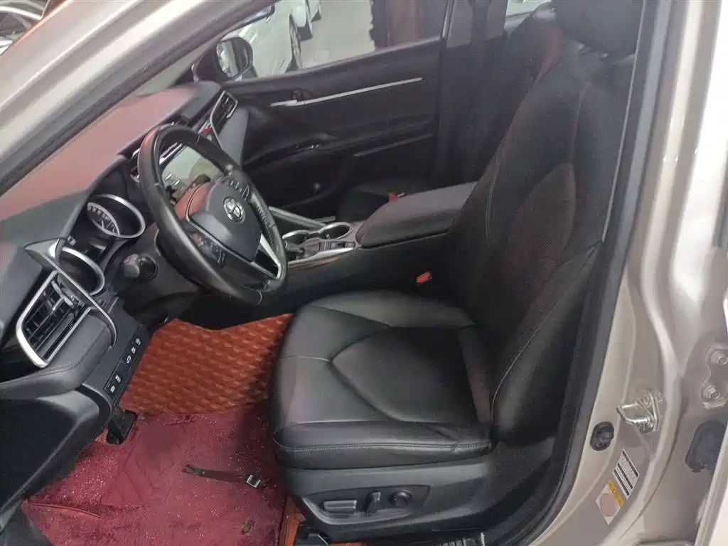 Toyota Camry 2018 2.5G Luxury Edition фото 12