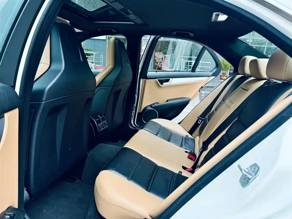 Mercedes-Benz C-Class AMG 2012 AMG C 63 Sport фото 13