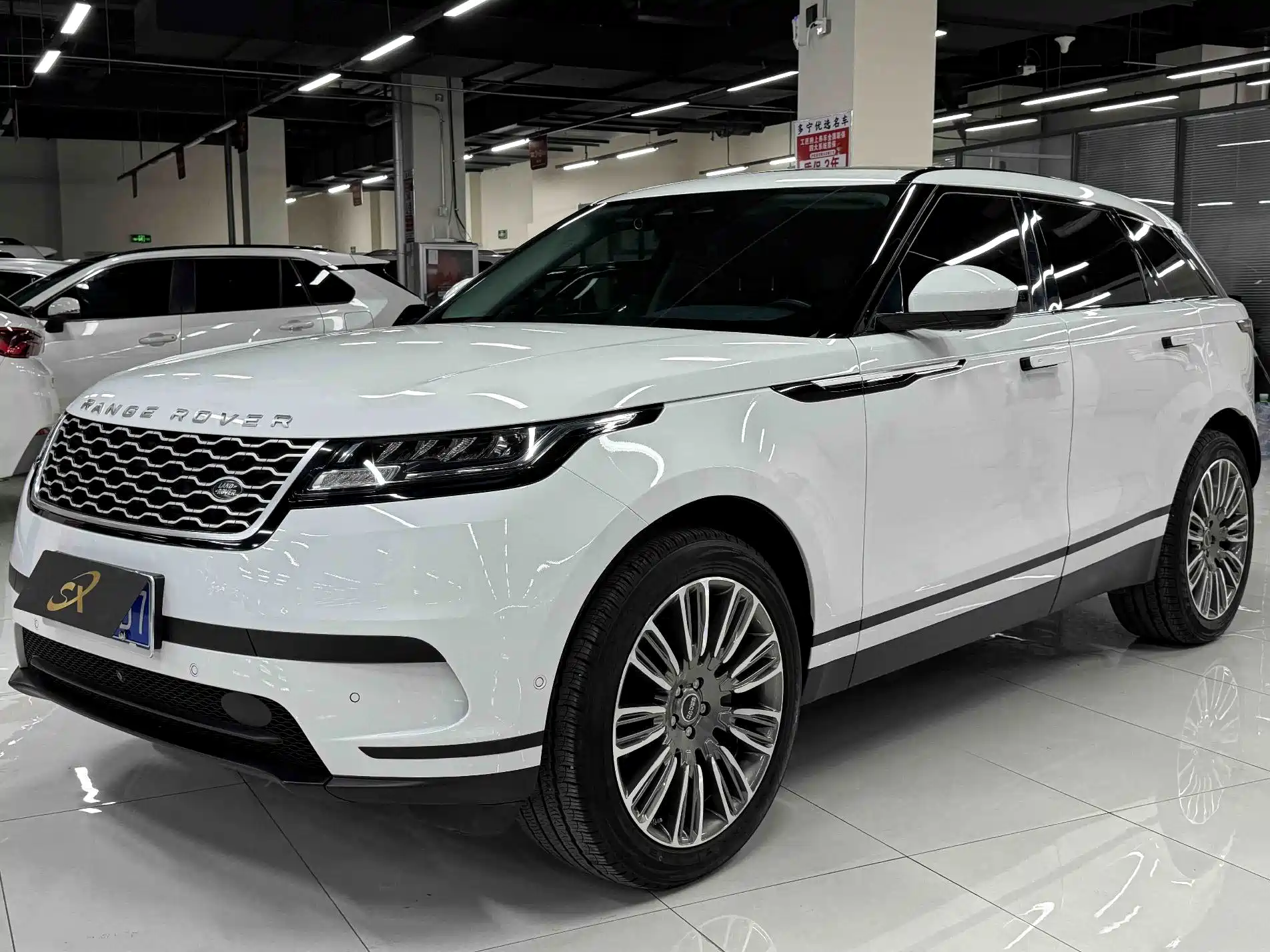 Фото 1 - Land Rover Range Rover Velar