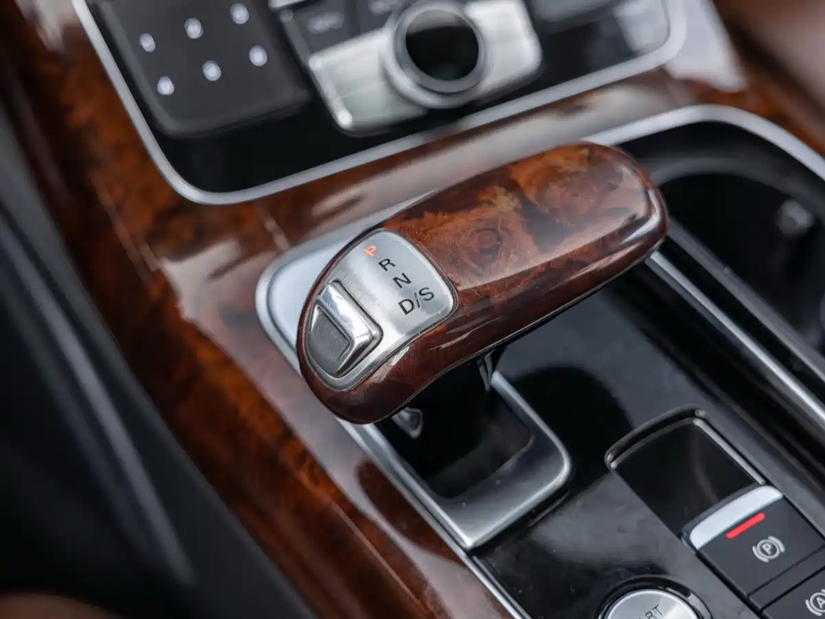 Фото 16 - Audi A8