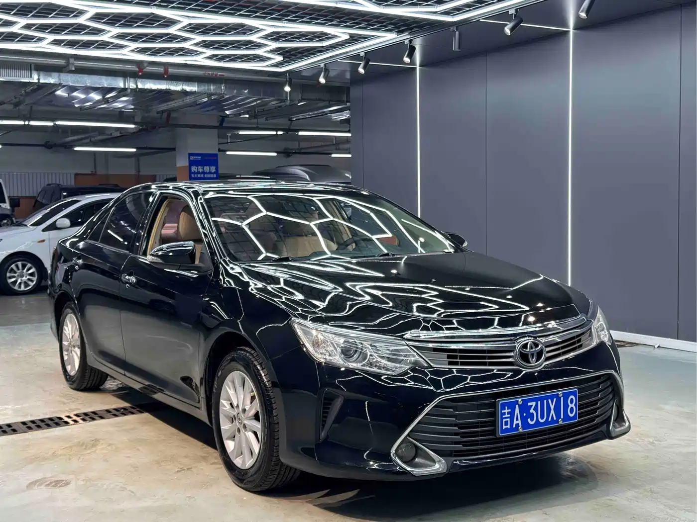 Toyota Camry 2015 2.0E Elite Edition фото 3