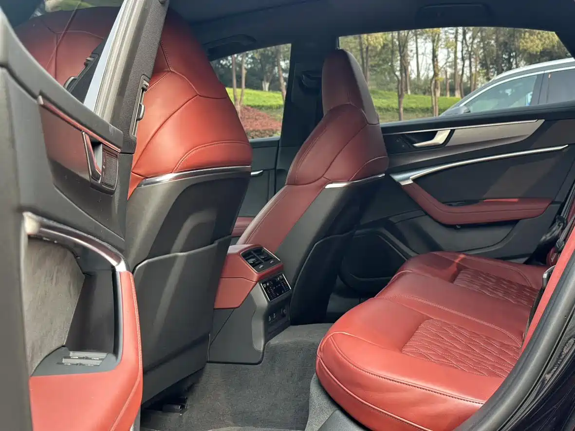 Audi A7L 2024 45 TFSI quattro S-line Black Warrior Edition фото 11