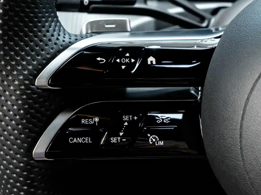 Photo 17 - Mercedes-Benz C-Class