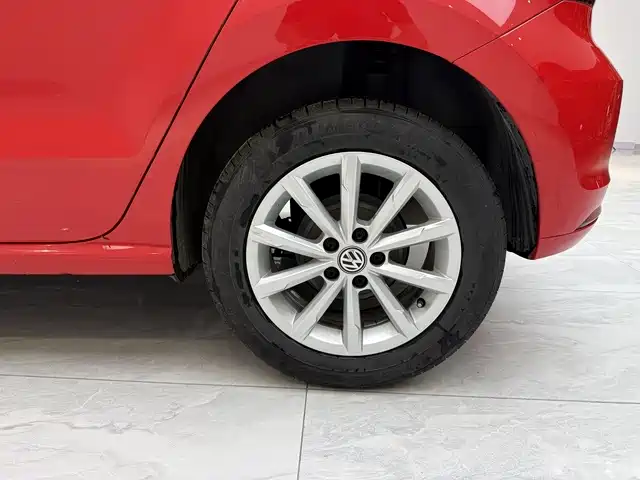 Volkswagen Polo 2018 1.5L Automatic Luxury фото 17