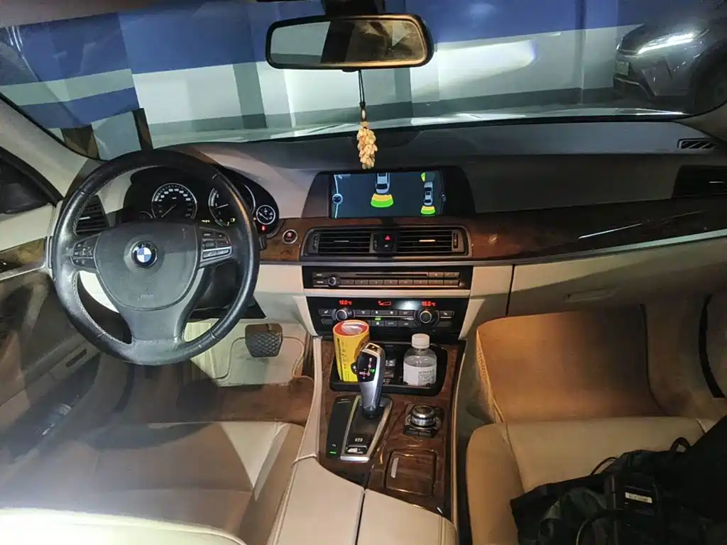 Photo 12 - BMW 5 Series