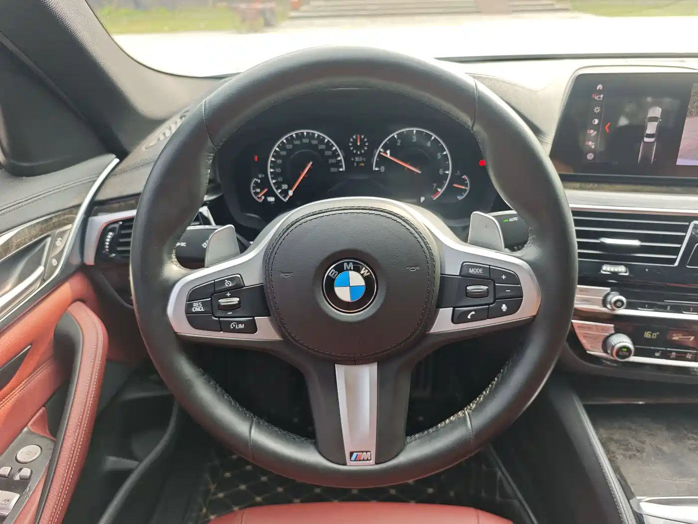 BMW 5 Series 2019 530Li Leading M Sport Package фото 17