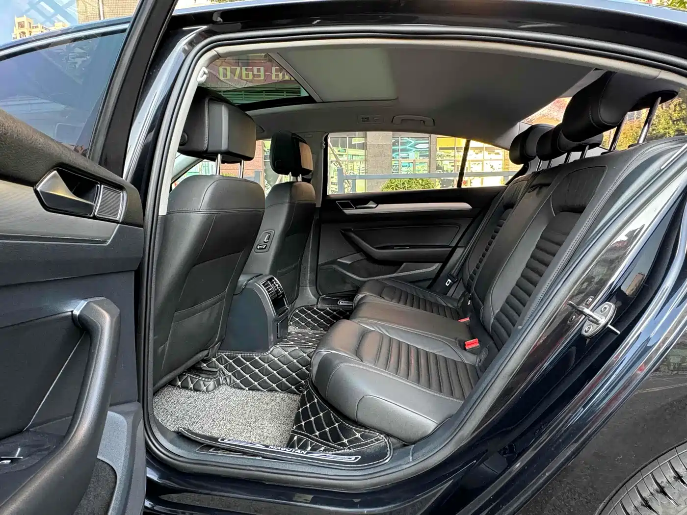 Volkswagen Magotan 2018 330TSI DSG Leading фото 12