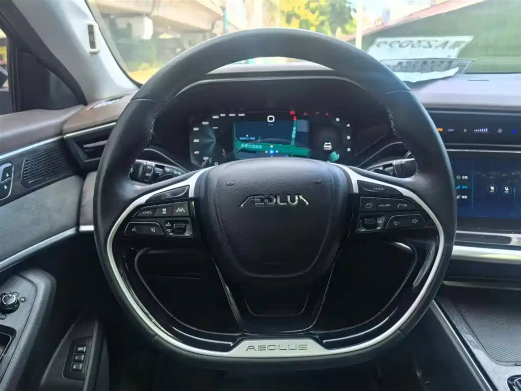 DONGFENG YI HYUN MAX