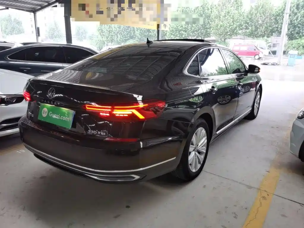 VOLKSWAGEN PASSAT