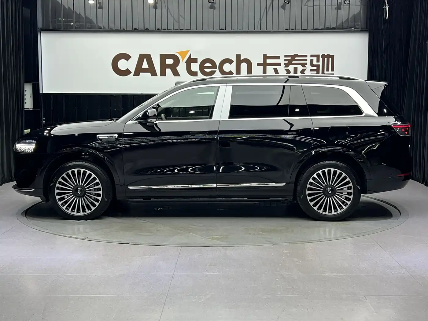 AITO Wenjie AITO M9 2025 Extended Range Ultra 52kWh 6-Seater фото 4