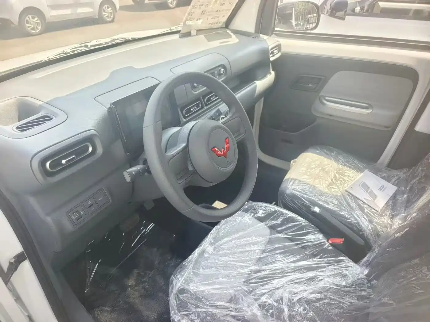Wuling Motors Wuling Zhiguang NEV 2026 2025 Model 305km Base Version