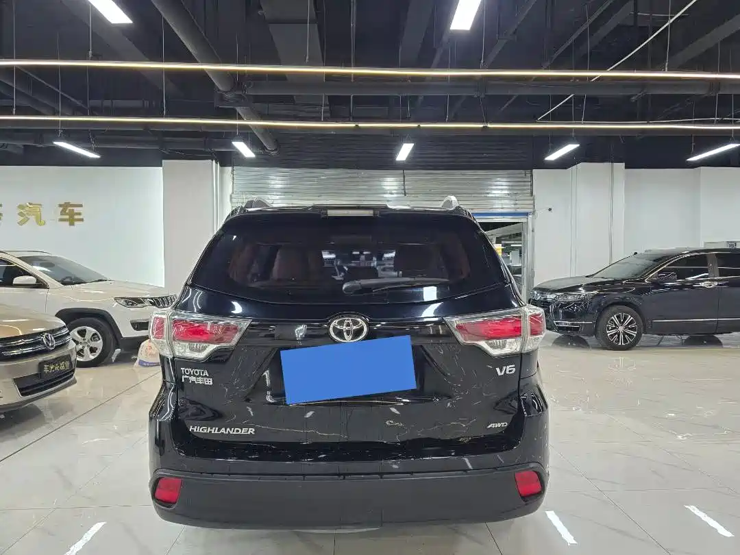 Toyota Highlander 2015 3.5L AWD Elite Edition 7-seater фото 3