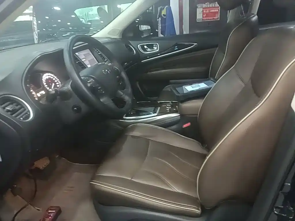 Photo 15 - Infiniti QX60 (Import)