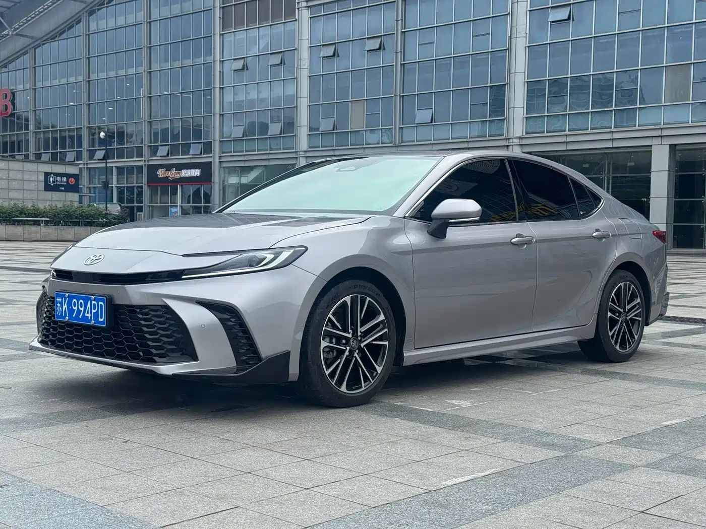 Toyota Camry 2026 Hybrid 2.0HSE Sport Lite Edition