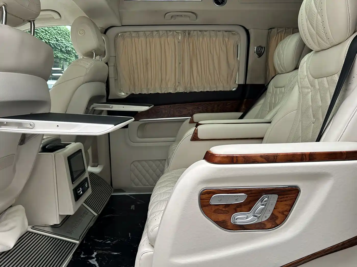 Mercedes-Benz V-Class 2021 V 260 L Long Wheelbase Luxury Edition фото 19