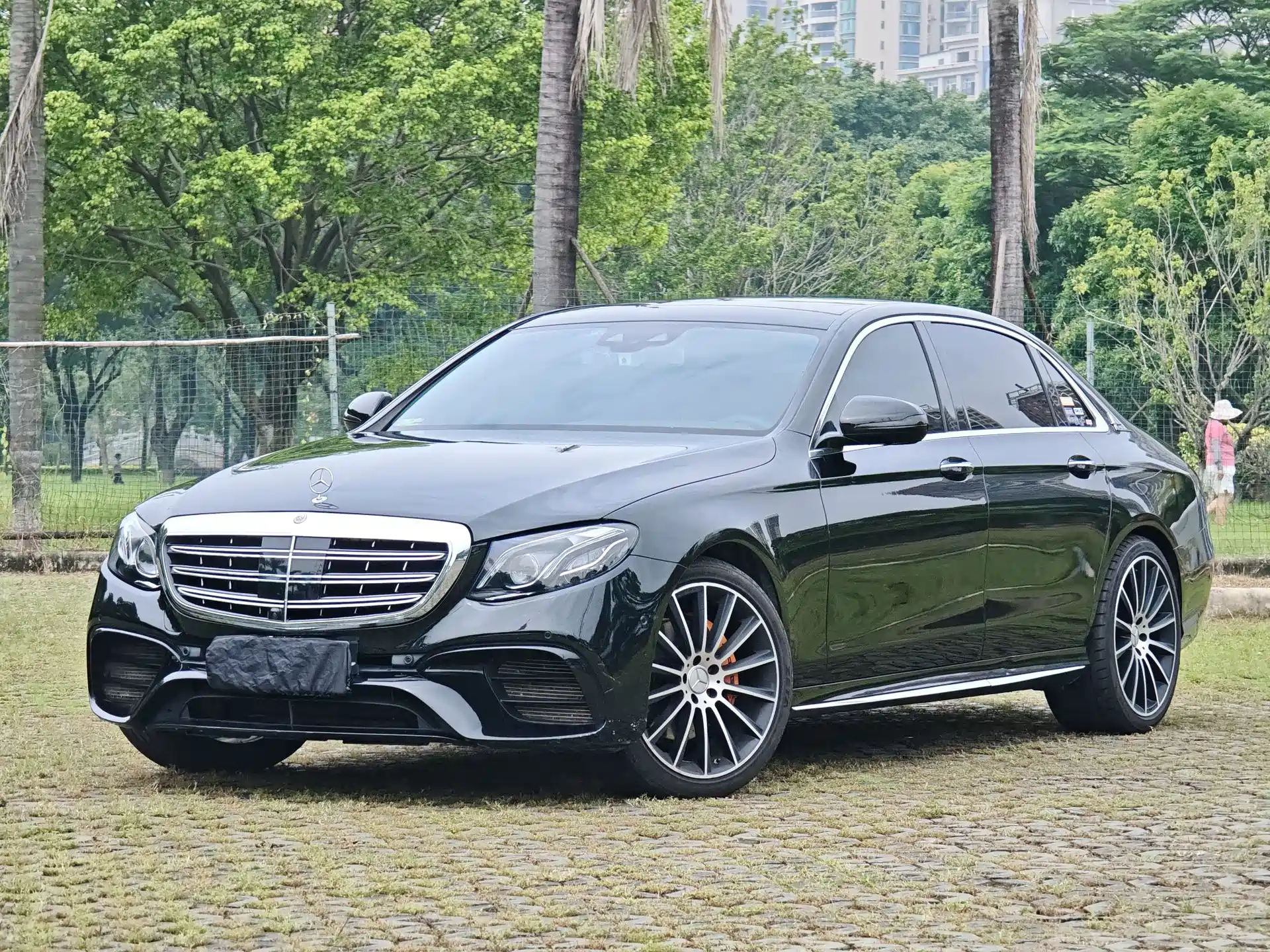 Photo 1 - Mercedes-Benz E-Class