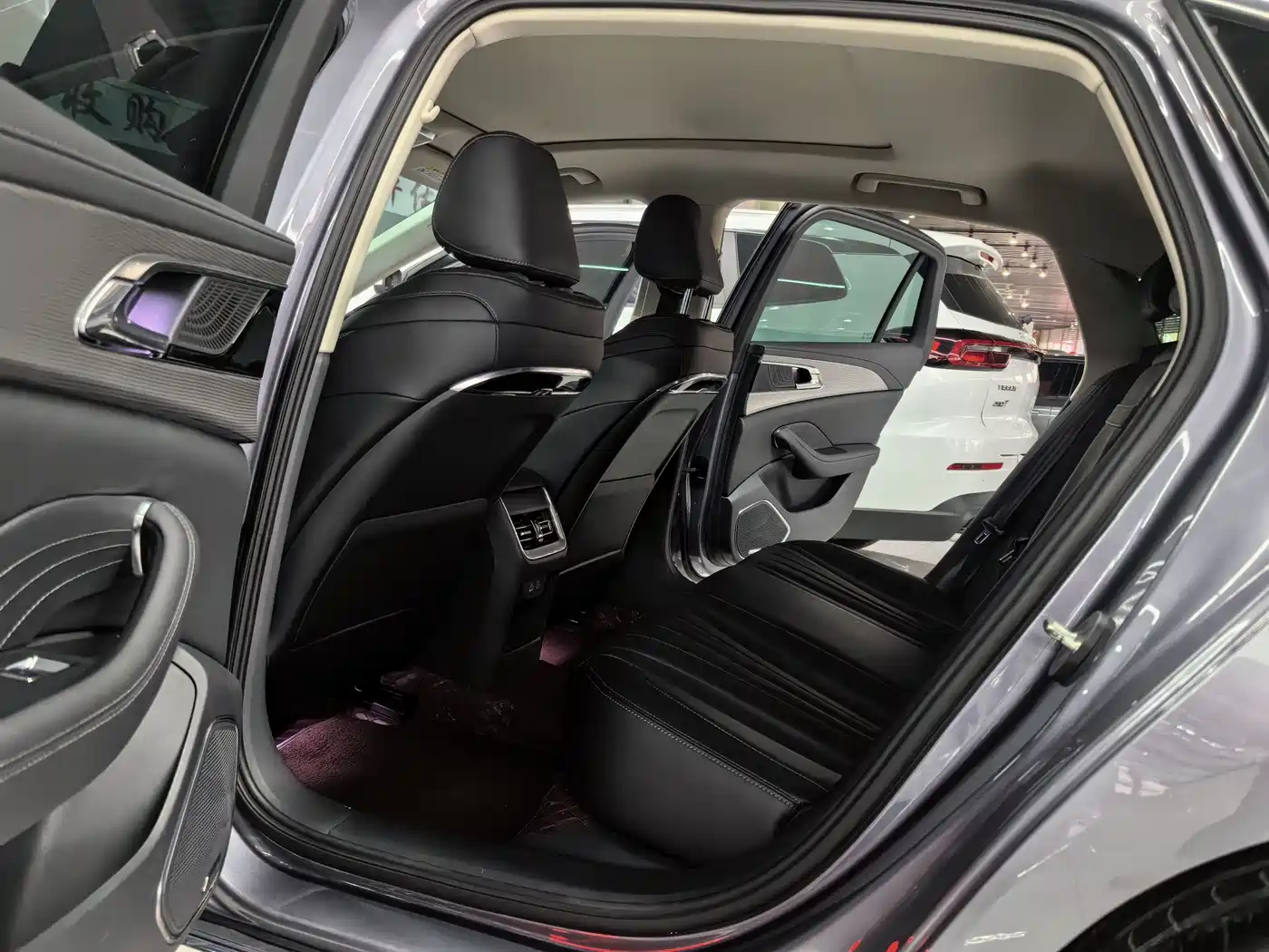 Hongqi H5 2023 2.0T Auto Smart Connect Flag Enjoy фото 8