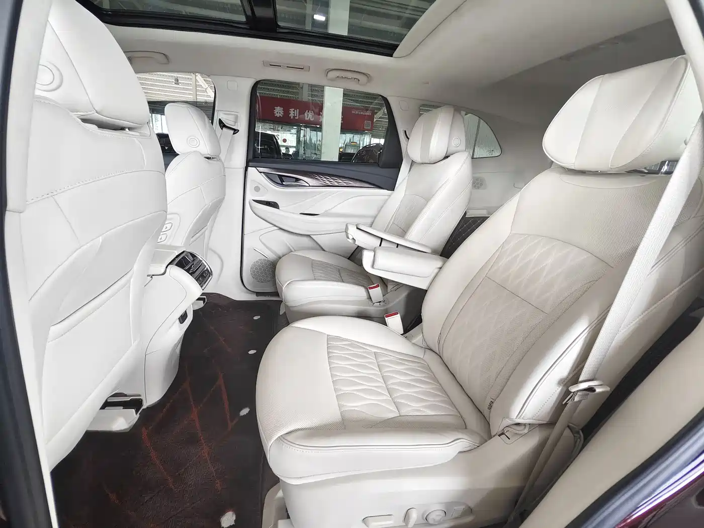 Buick Enclave 2022 652T 4WD Avenir 6-Seater фото 22