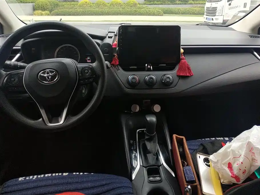 Toyota Corolla 2019 1.2T S-CVT GL Pioneer Edition фото 12