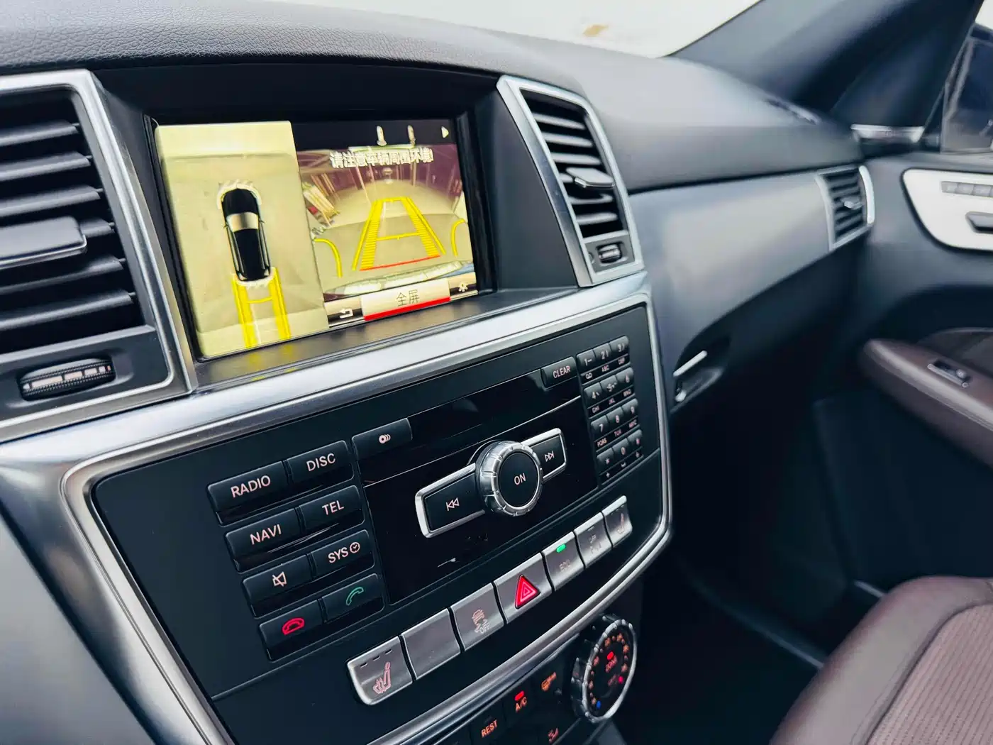 Mercedes-Benz M-Class AMG 2012 AMG ML 63 фото 17