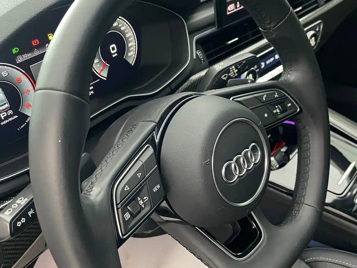Audi A4L 2022 40 TFSI Luxury Dynamic фото 19