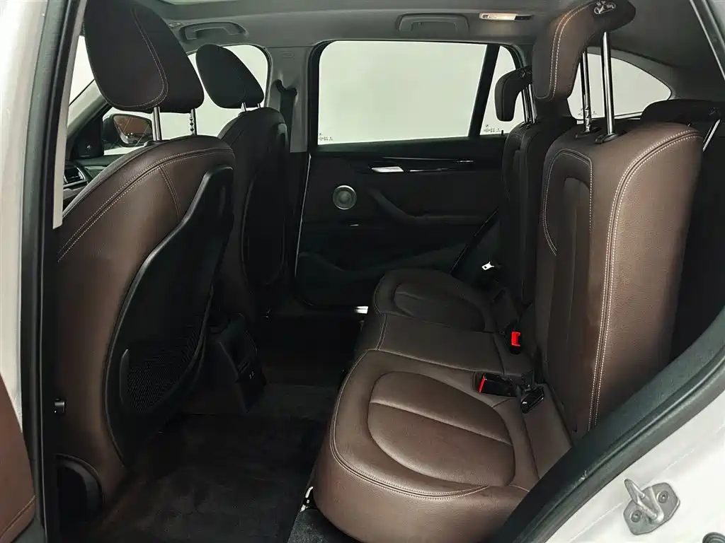 BMW X1 2022 sDrive20Li Fashion фото 22
