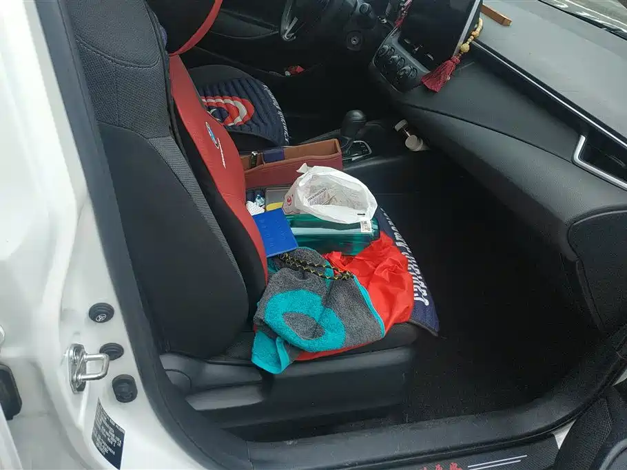 Toyota Corolla 2019 1.2T S-CVT GL Pioneer Edition фото 8