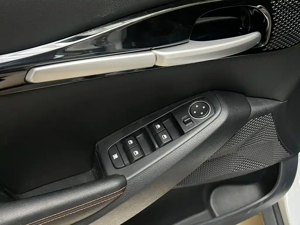 Kia Seltos 2023 1.5L CVT Luxury Edition фото 7