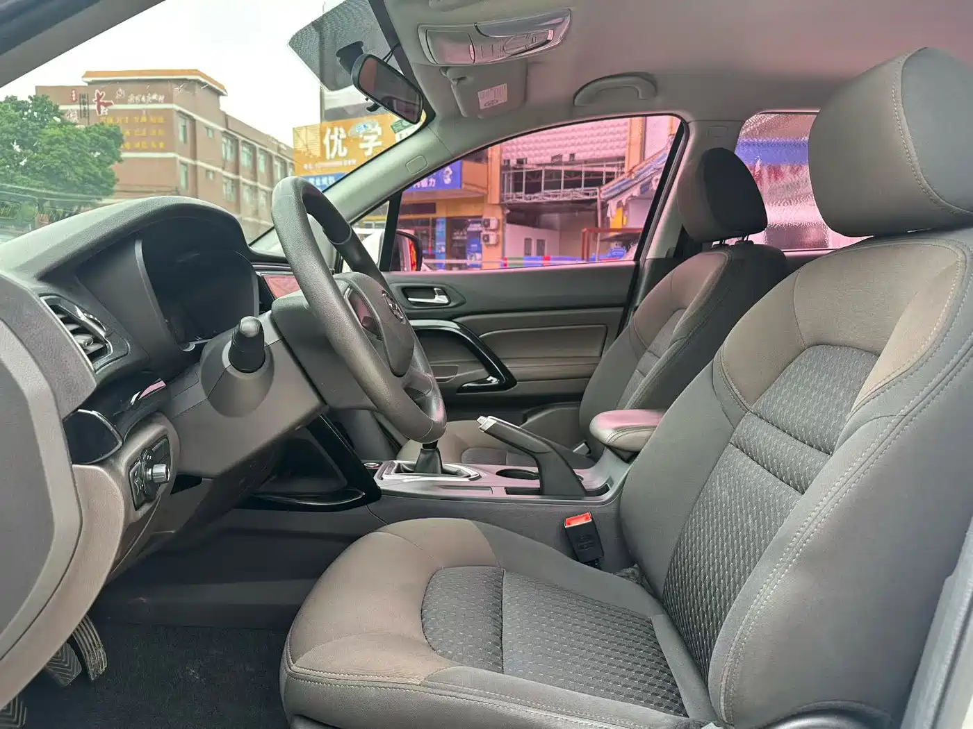 GAC Trumpchi Trumpchi GS4 2017 235T Manual 2WD Comfort фото 3