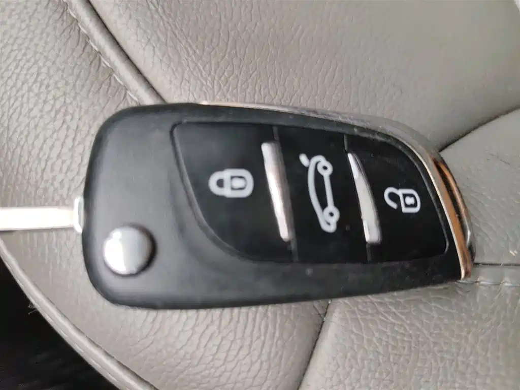 Chevrolet Malibu 2014 2.0L Automatic Luxury фото 9