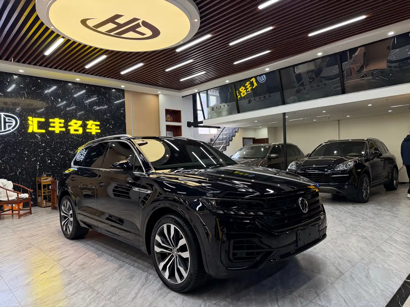Volkswagen Touareg 2019 3.0TSI Sharp Intelligence Edition China VI фото 3