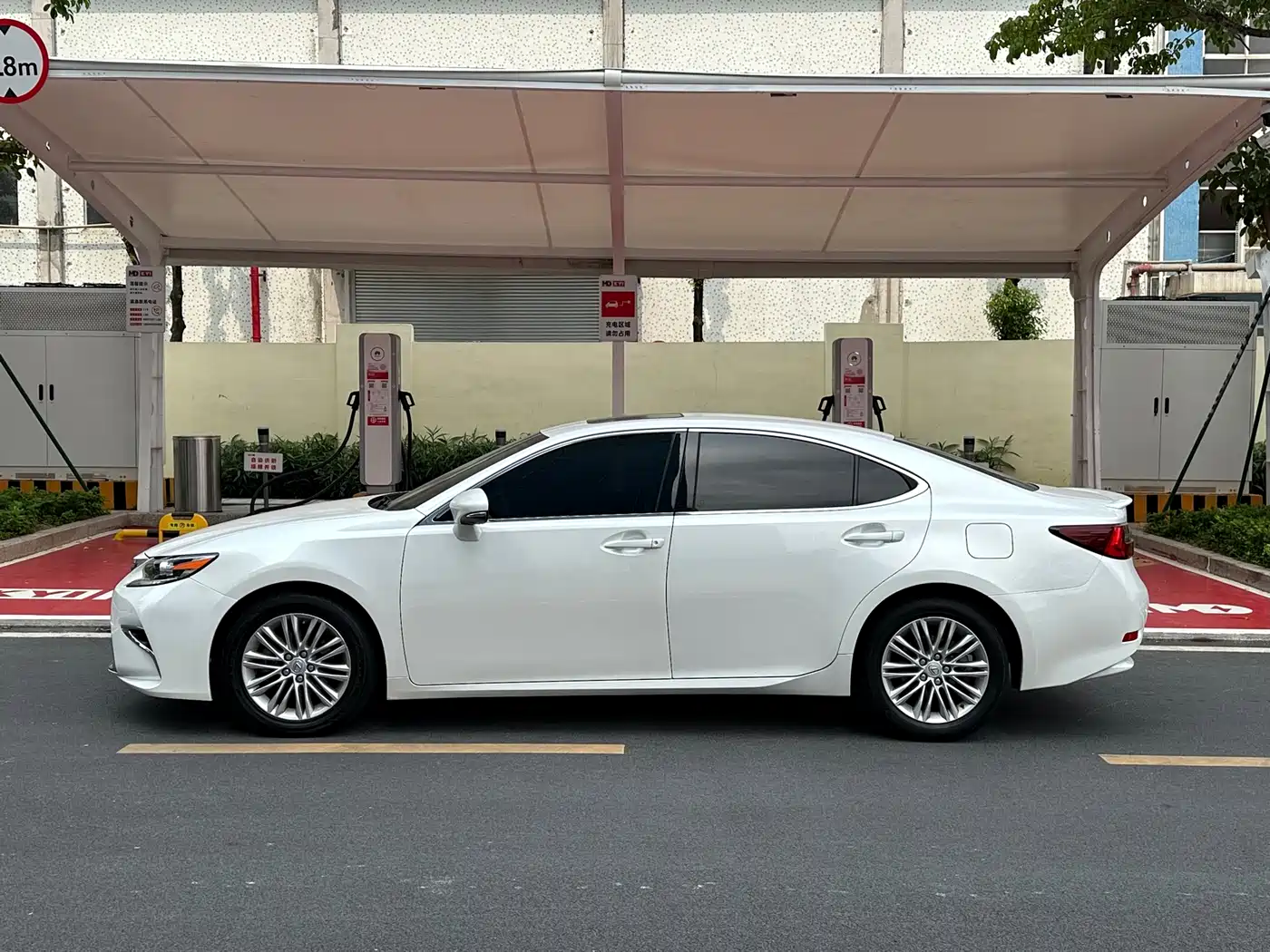 Lexus ES 2015 200 Elite Edition фото 5