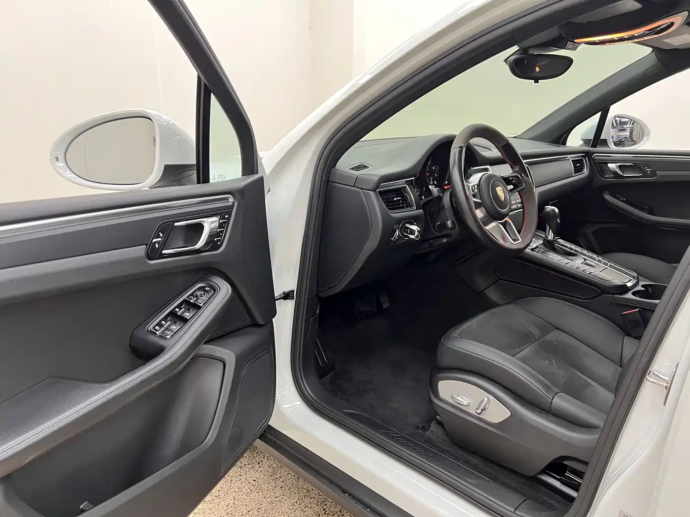 Porsche Macan 2017 Macan 2.0T фото 8