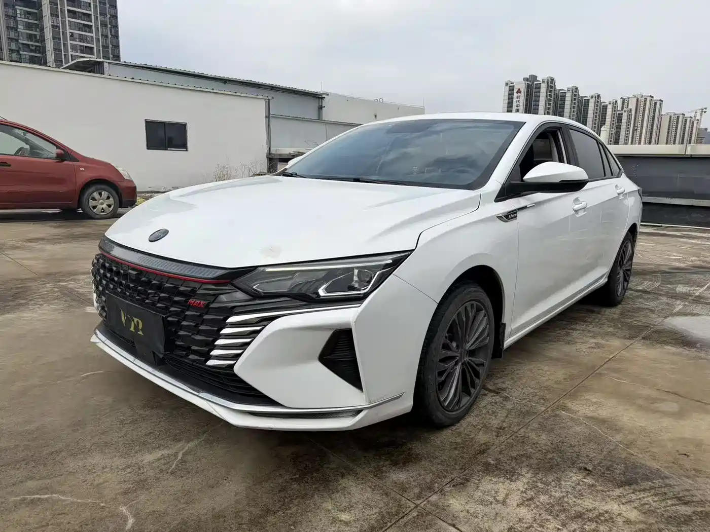 DONGFENG YI HYUN MAX