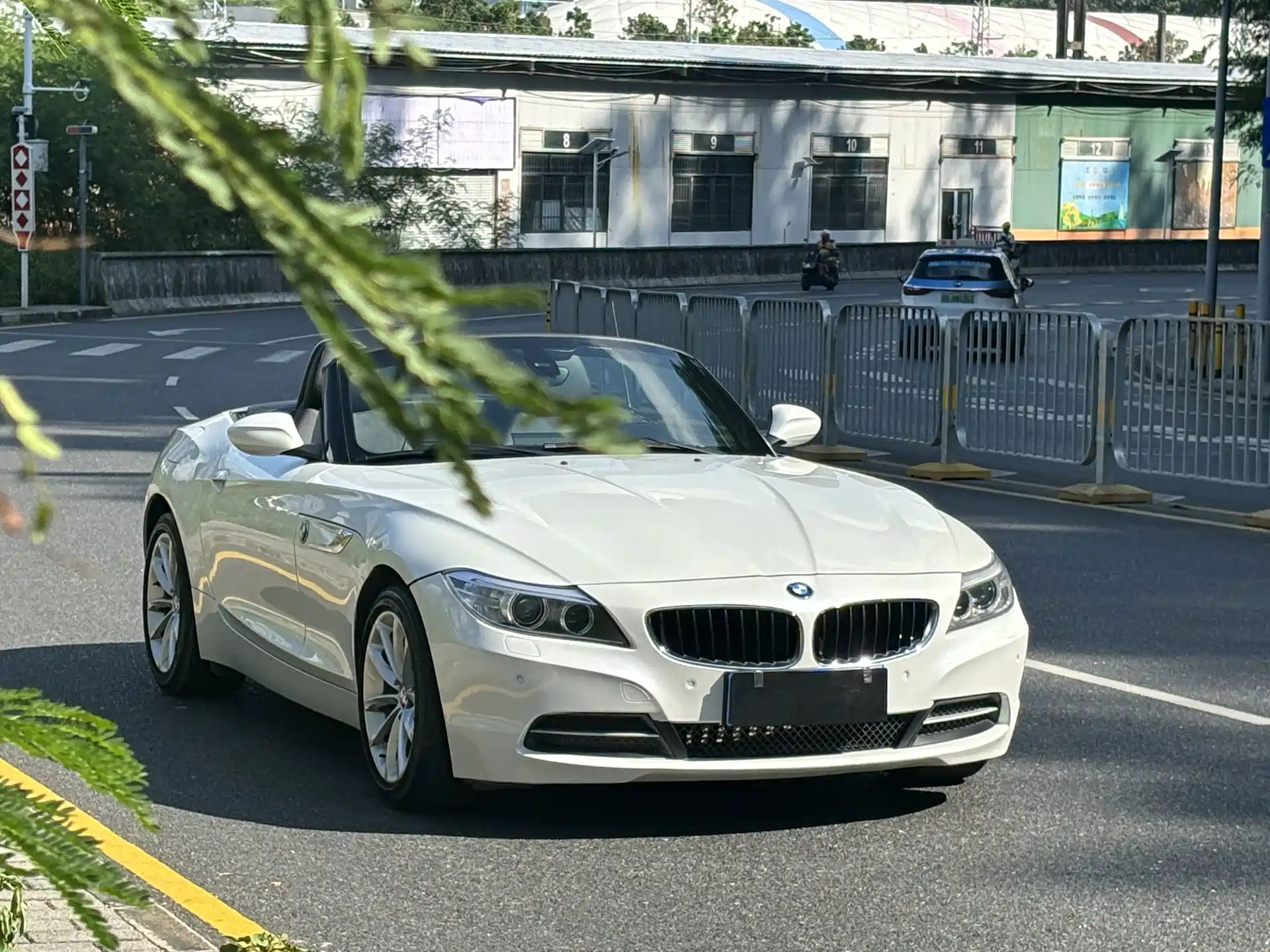 Photo 2 - BMW Z4